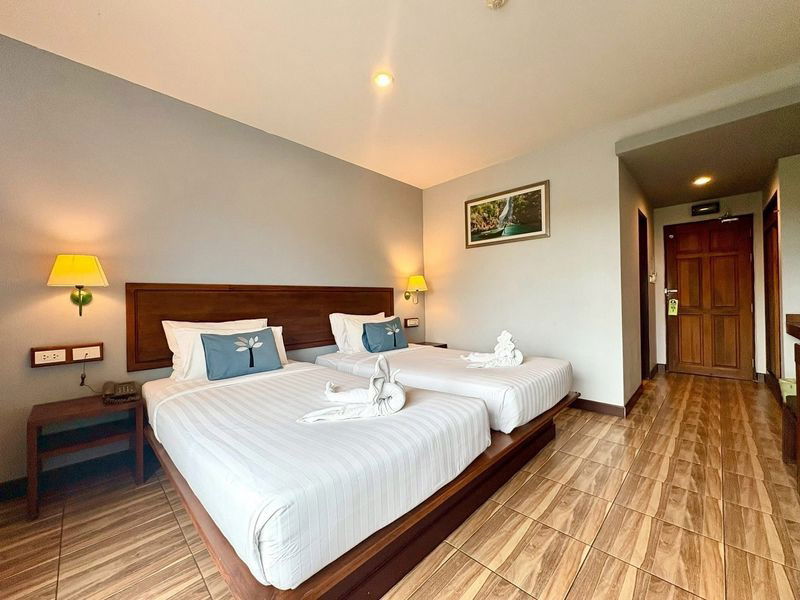 picture For sale: Hotel near Na Jomtien Beach, Sattahip, Chonburi, prime location, ready to operate immediately - 8/11
