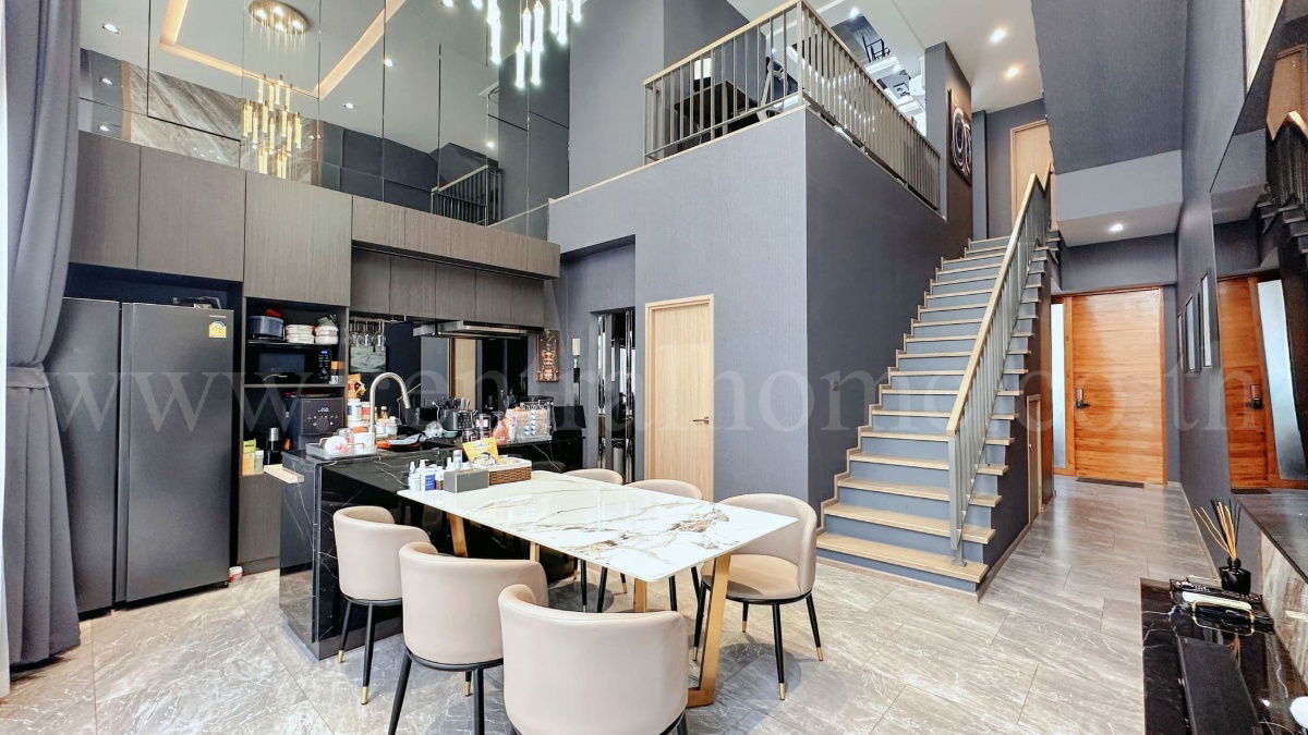 รูป ทาวน์โฮม เธอ ลาดพร้าว 93 ระดับ Luxury 3.5 ชั้น Fully Furnishe มีลิฟต์ในตัว พร้อมอยู่ - รูปที่ 4/19