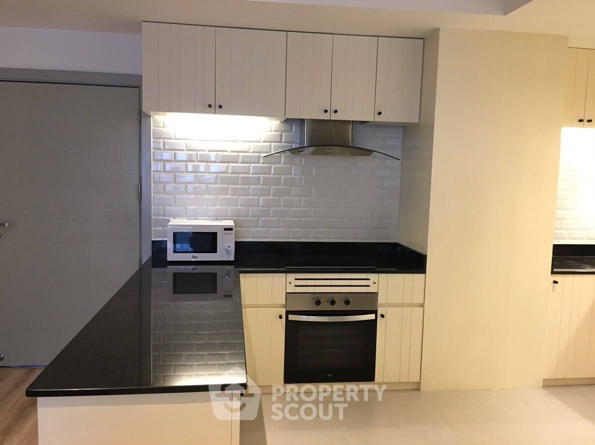 picture 2-BR Condo at Villa Bajaj near MRT Sukhumvit (ID 994108) - 4/11