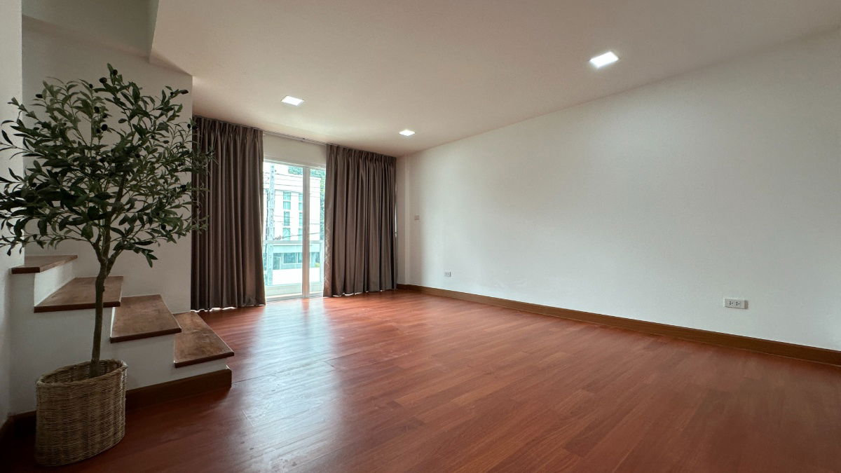 รูป 🏠  ให้เช่าทาวน์โฮม 3 ชั้น ตกแต่งครบมาก พร้อมอยู่ทันที ! - รูปที่ 8/19