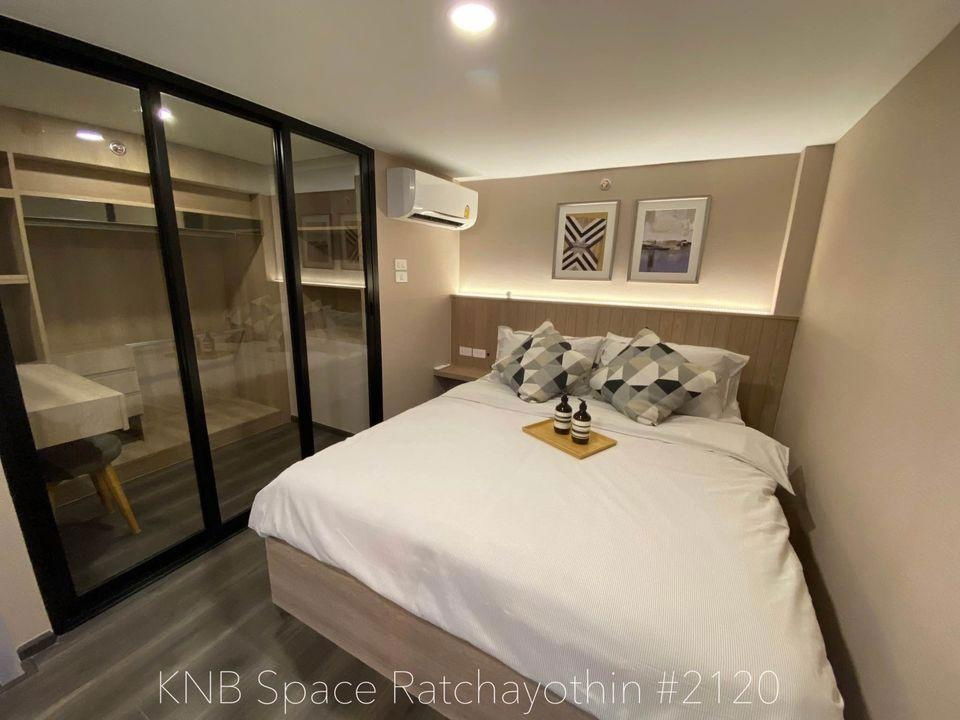 รูป 🔐#OL2311_018 🔐ว่างพร้อมอยู่ 🗓️ (37 𝐬𝐪𝐦. duplex1𝐛𝐞𝐝, 𝟏𝐛𝐚𝐭𝐡 ) 𝐊𝐧𝐢𝐠𝐡𝐭𝐬𝐛𝐫𝐢𝐝𝐠𝐞 𝐒𝐩𝐚𝐜𝐞 𝐑𝐚𝐭𝐜𝐡𝐚𝐲𝐨𝐭𝐡𝐢𝐧 - รูปที่ 3/8