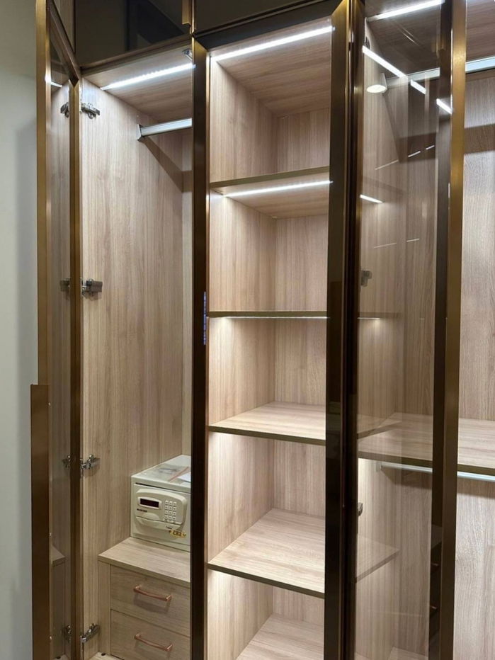 picture ♦ Prime Location ♦ Tower A, 10+ Floor, Type A05 | 1 Bedroom, 47.00 sq.m. | Condo skywalk connect to BTS ploenchit and Central Embassy. - 6/11