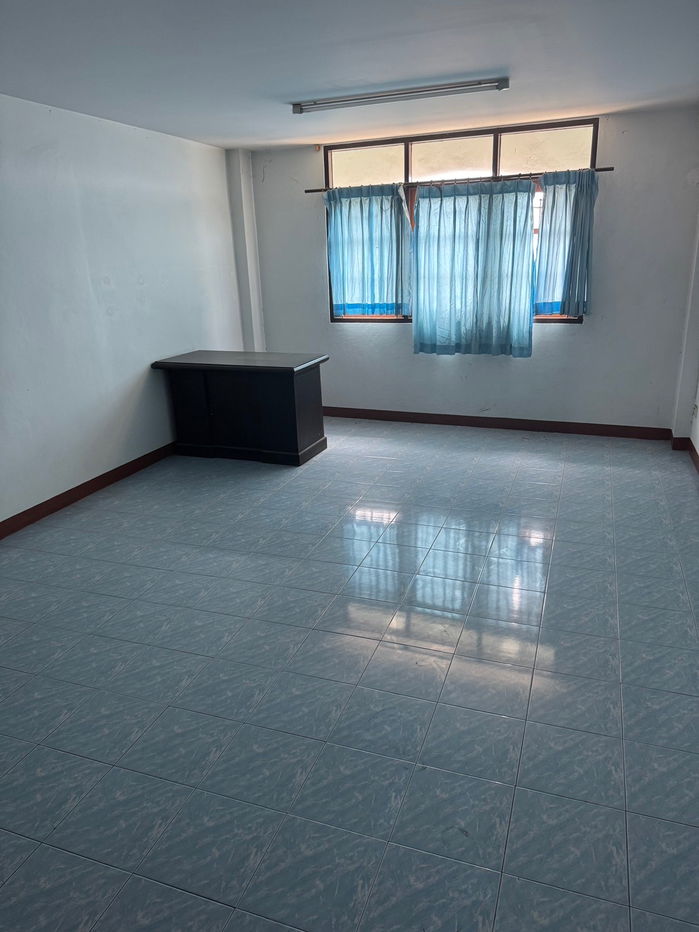 รูป เช่าอาคารพาณิชย์ 4.5 ชั้น ติดถนนพุทธมณฑลสาย 4 ตรงข้ามตลาดศรีสวัสดิ์ สนใจแอตไลน์ครับ@841qqlnr - รูปที่ 9/24