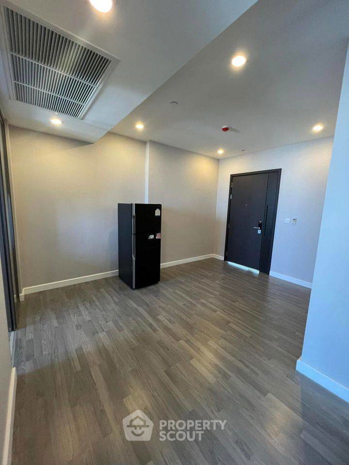 picture 1-BR Condo at The Room Rama 4 near MRT Hua Lamphong (ID 667039) - 6/12