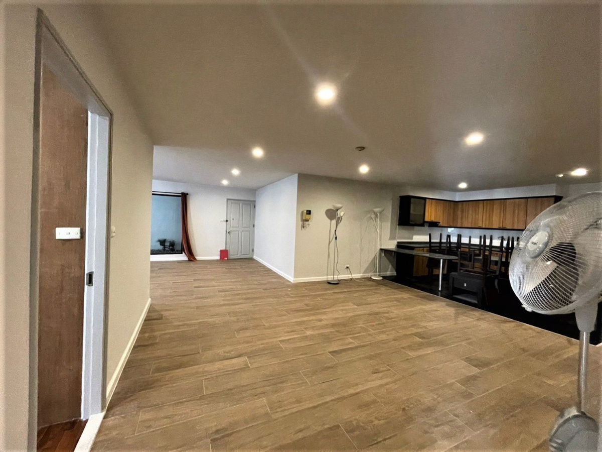 รูป LTHC12819 - Condo for sale คอนโด ขาย at Casa Viva คาซ่า วีว่า Size 145.94 sqm. 3 beds 3 baths Near BTS Ekkamai Station ONLY 9.9 MB - รูปที่ 6/10