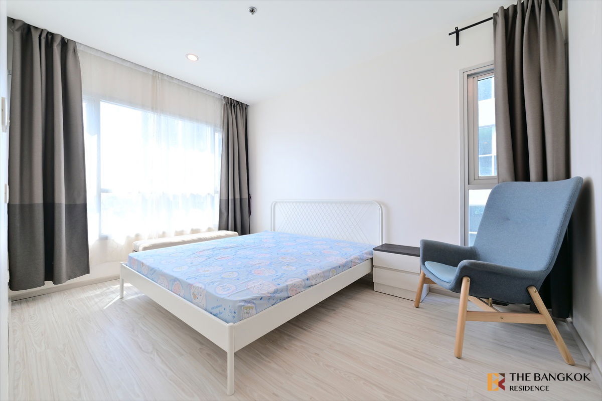 picture 💙 2 bed  Affordable Condo in Prime CBD Location ‼️💙 Life Ratchadapisek, just steps from MRT Sutthisan – Fully Furnished & Ready to Move In - 2/10
