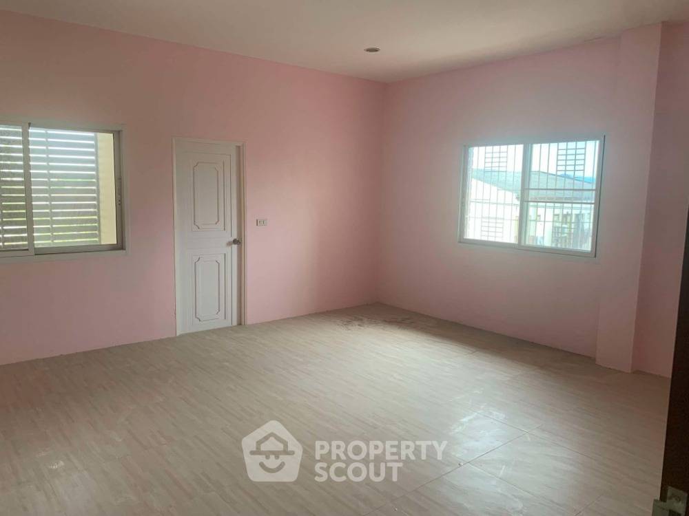 picture 5-BR House near BTS Ratchayothin (ID 2029122) - 5/8