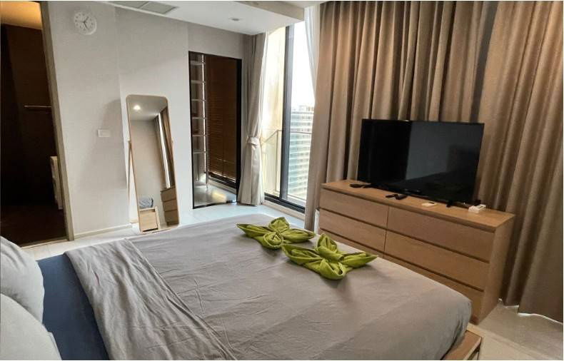 picture ♦ Good Deal ♦ Tower C, 25+ Floor, Type B09 | 2 Bedrooms, 80.13 sq.m. | Condo skywalk connect to BTS ploenchit and Central Embassy. - 7/19