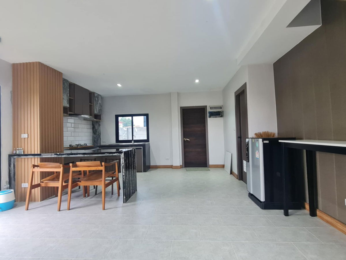 รูป ทาว์นโฮม สไตล์ใหม่พร้อมขายราคาถูก - รูปที่ 2/17