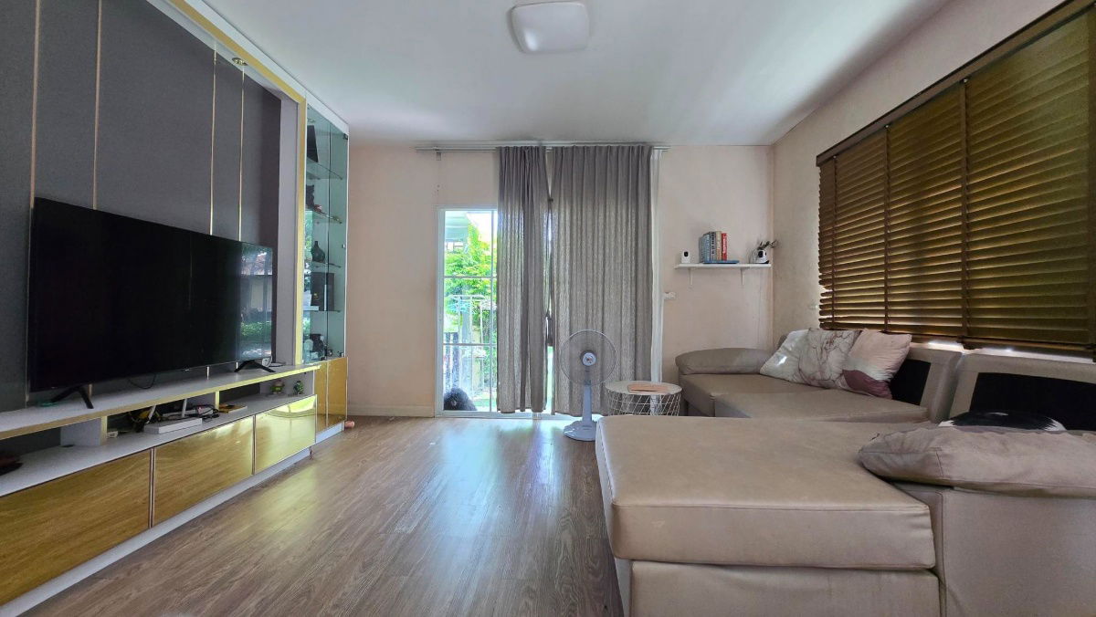 รูป ให้เช่า The villa ในซอยท่าอิฐ บ้านเดี่ยว2ชั้น 3ห้องนอน 3ห้องน้ำ หลังมุม เลี้ยงสัตว์ได้ มีพื้นที่กว้างขวาง - รูปที่ 3/6