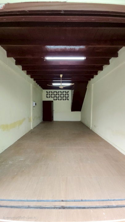 picture A commercial building for sale on CharoenNakorn60, opposite the Riverside Plaza. Avani Riverside Hotel is suitable for investment - 3/13
