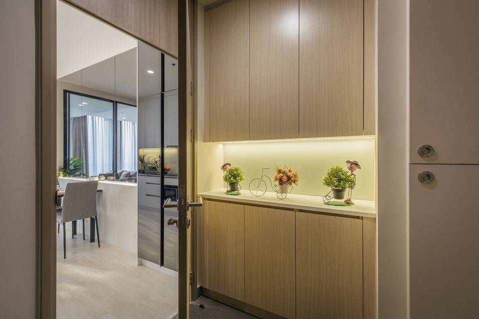 picture ♦ Prime Location ♦ Tower C, 25+ Floor | 1 Bedroom, 44.97 sq.m. | Condo skywalk connect to BTS ploenchit and Central Embassy. - 16/21
