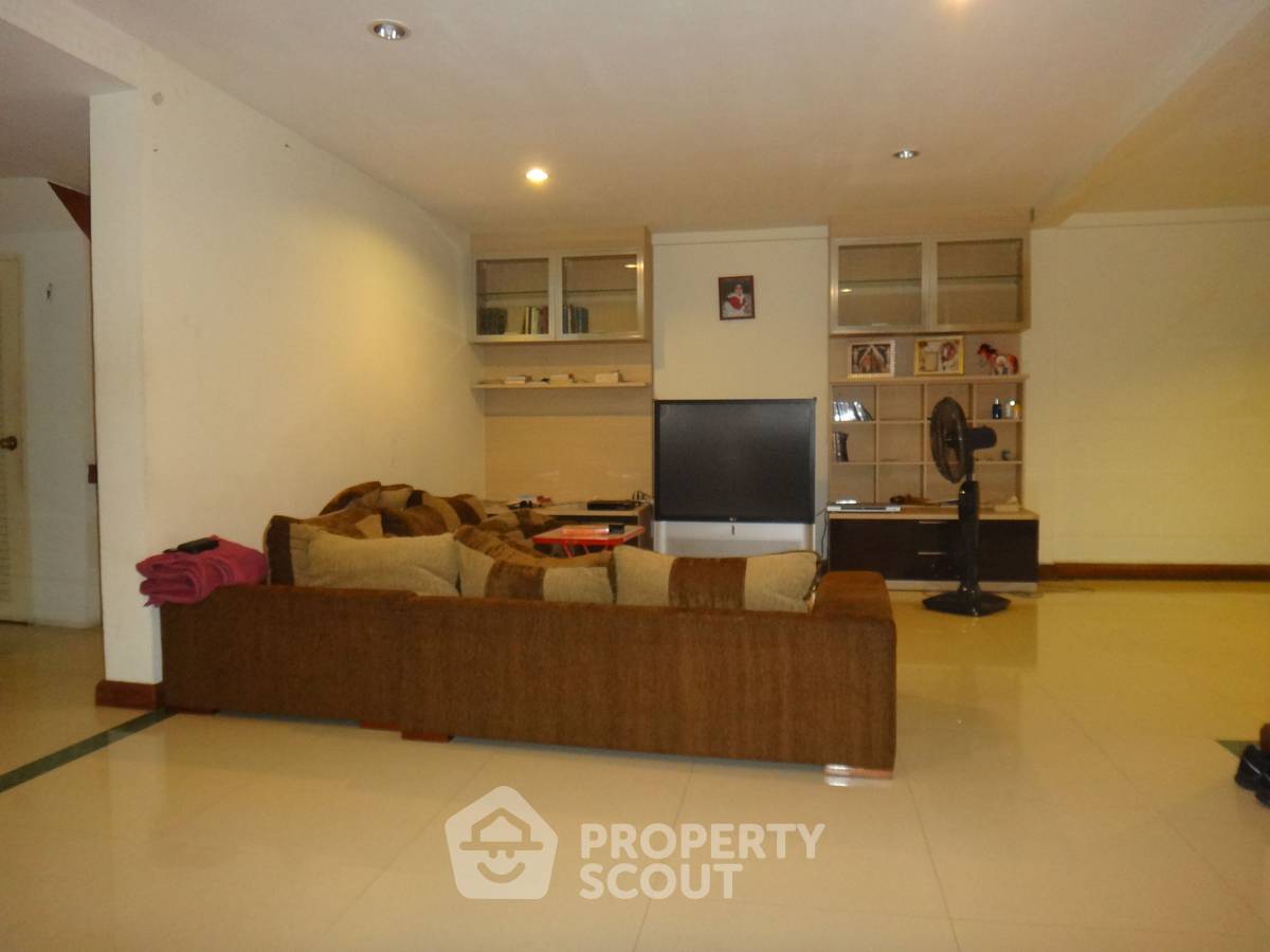 รูป ทาวน์เฮาท์ 3-ห้องนอน ใกล้ BTS พร้อมพงษ์ (ID 2213898) - รูปที่ 32/48