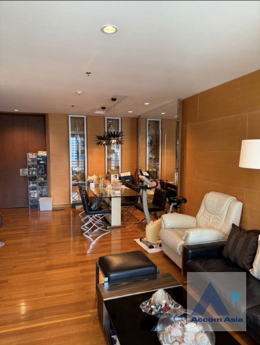 รูป 🔼🔽 AccomA 📩  3 BR Condominium @Royal Saladaeng (AA44226) - รูปที่ 1/9