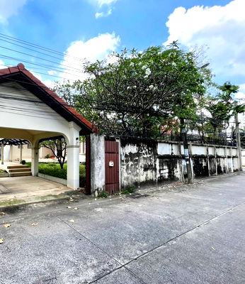 บ้านเดี่ยว ซอยปรีดี พนมยงค์ (สุขุมวิท 71) : ด่วน! ขายที่ดินพร้อมบ้านเดี่ยว ปุณณวิถี40 สุขุมวิท101 ที่ดิน 192ตร.ว สภาพแวดล้อมดี สงบร่มรื่น ใกล้ BTSปุณณวิถี วชิรธรรม อุดมสุข ศรีนครินทร์ 0879074045