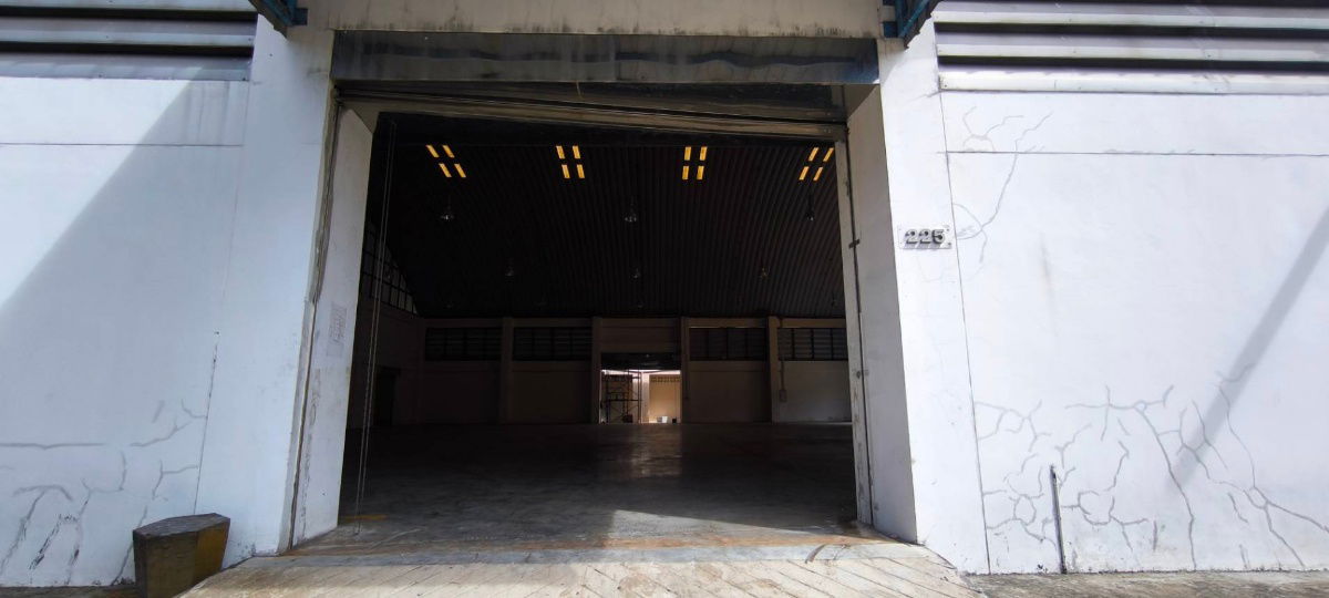 picture For rent Warehouse in Phutthamonthon Sai 4 area, roof without structure, large vehicles can enter, can support a lot of weight, 24-hour guard. - 8/12