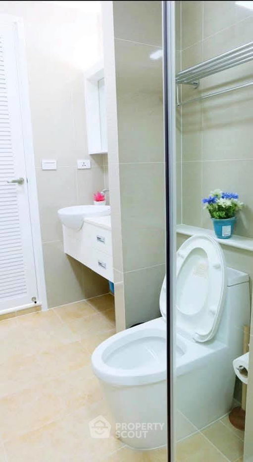 picture 1-BR Condo at T.c. Green Rama 9 near MRT Phra Ram 9 (ID 2057951) - 9/10