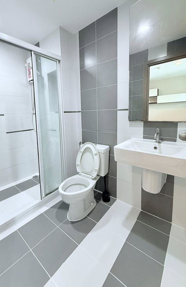 picture For rent The Base Sukhumvit 77 **Close to T77 and BTS On Nut - 6/7