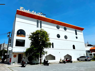 Apartment building for sale Burapha University : Bang Saen Rich-Chi Town dormitory for sale