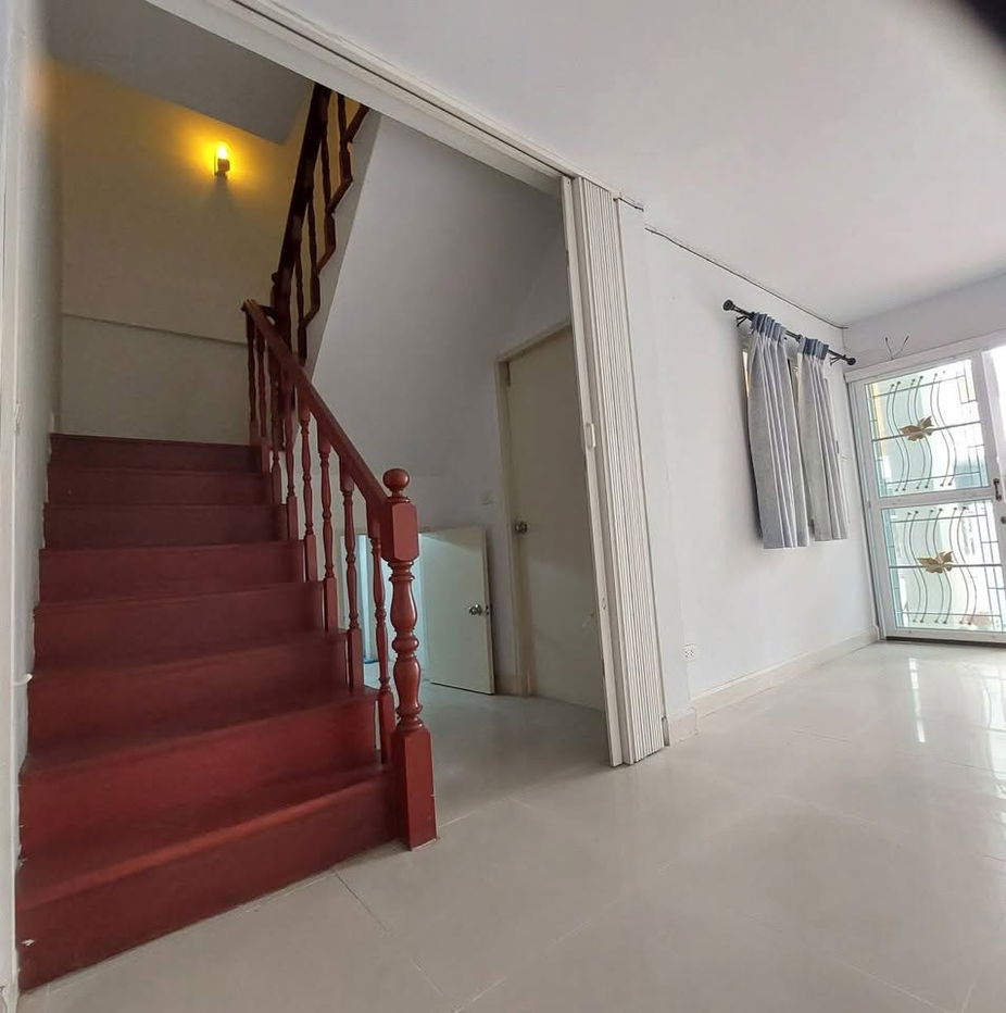 รูป R2539 ให้เช่าทาวน์เฮ้าส์ 2 ชั้น หมู่บ้านสุวรรณ สุวรรณภูมิ (ว่างค่ะ) ติดรั้วโรงเรียนสารสาสน์วิเทศสุวรรณภูมิ - รูปที่ 4/16