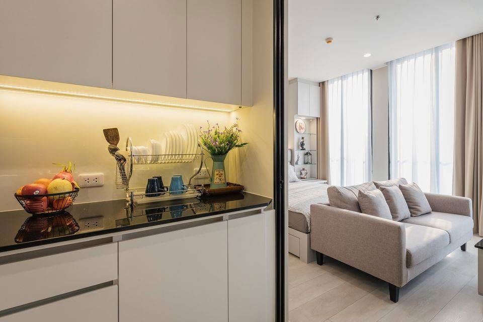 picture ♦ Prime Location ♦ Tower C, 25+ Floor | 1 Bedroom, 44.97 sq.m. | Condo skywalk connect to BTS ploenchit and Central Embassy. - 12/21