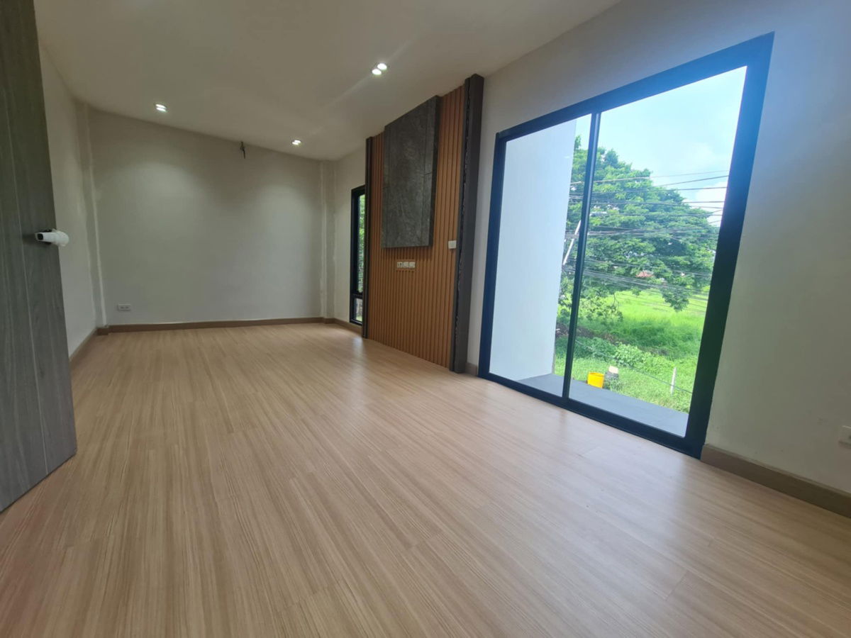 รูป ทาว์นโฮม สไตล์ใหม่พร้อมขายราคาถูก - รูปที่ 9/17