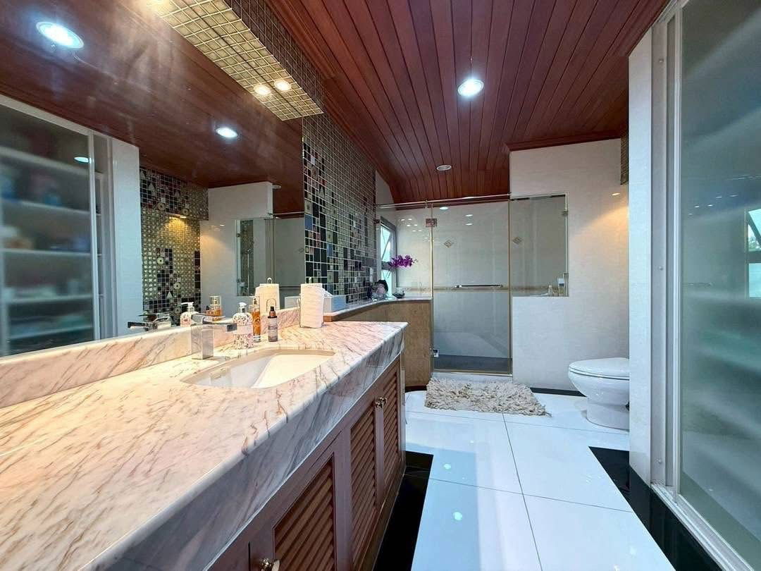 รูป  ขายบ้านเดี่ยวที่ดิน 198 ตรว.หลังมุมสุด Exclusive! ในหมู่บ้าน Park Avenue ศรีนครินทร์-บางนา สงบ ปลอดภัย  - รูปที่ 8/15