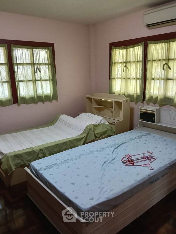 picture 3-BR House near MRT Phra Ram 9 (ID 2026146) - 7/10