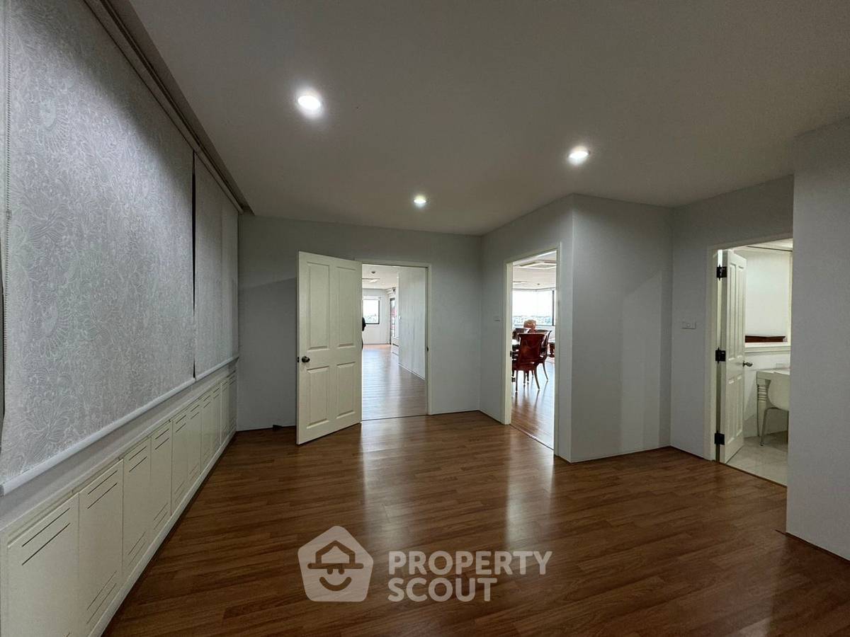 รูป คอนโด 3-ห้องนอน ที่ ริเวอไรน์ เพลส ใน สวนใหญ่ (ID 2004457) - รูปที่ 9/16