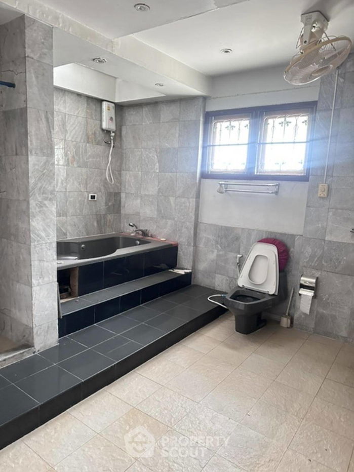 รูป บ้าน 4-ห้องนอน ใน ลาดยาว (ID 2021046) - รูปที่ 4/8