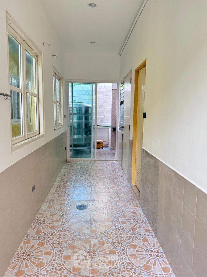 picture 4-BR House in Khlong Song Ton Nun (ID 1930137) - 22/24