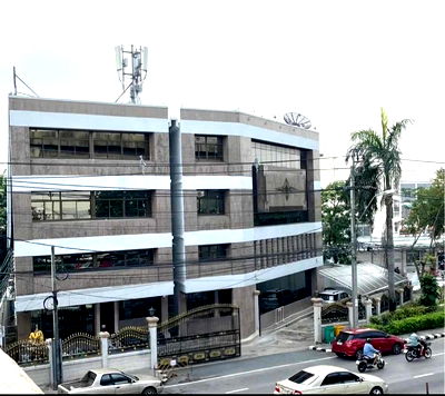อาคารพาณิชย์ให้เช่า : 🏢✨ ให้เช่าสำนักงาน 4 ชั้น ติดถนนบรมราชชนนี 

