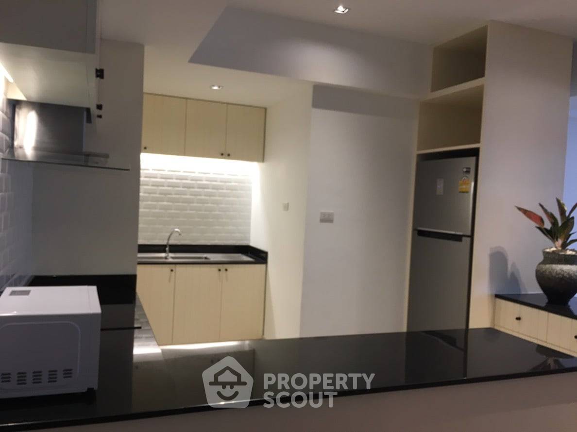 picture 2-BR Condo at Villa Bajaj near MRT Sukhumvit (ID 994108) - 2/11