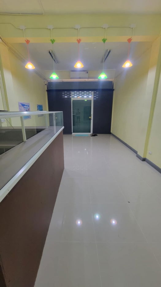 รูป โครงการ บิสพอยท์ 4 อาคารพาณิชย์ 3 ชั้น พร้อมอยู่ ทำเลทองติดถนนใหญ่ ใกล้ไทวัสดุ ถ.ซุปเปอร์ไฮเวย์ เชียงใหม่-ลำปาง เชียงใหม่ ราคา 3,550,000 บาท - รูปที่ 10/23