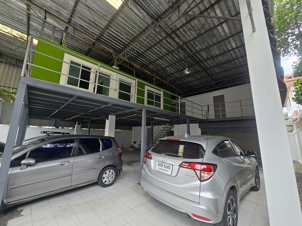 รูป พื้นที่ธุรกิจอเนกประสงค์ 2 ชั้น ให้เช่า 288 ตร.ม. ใกล้รถไฟฟ้าลาดพร้าว 71 ทำสำนักงาน, คลังสินค้า, Pet Shop, Work Shop - รูปที่ 1/17
