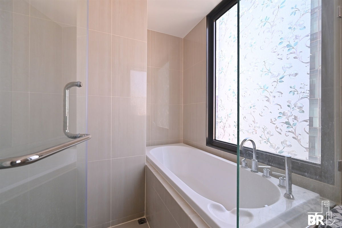 picture 🎯 Spacious Room in Central Asoke , Ready to Move in🎯 Villa Asoke, near MRT Phetchaburi - 9/12