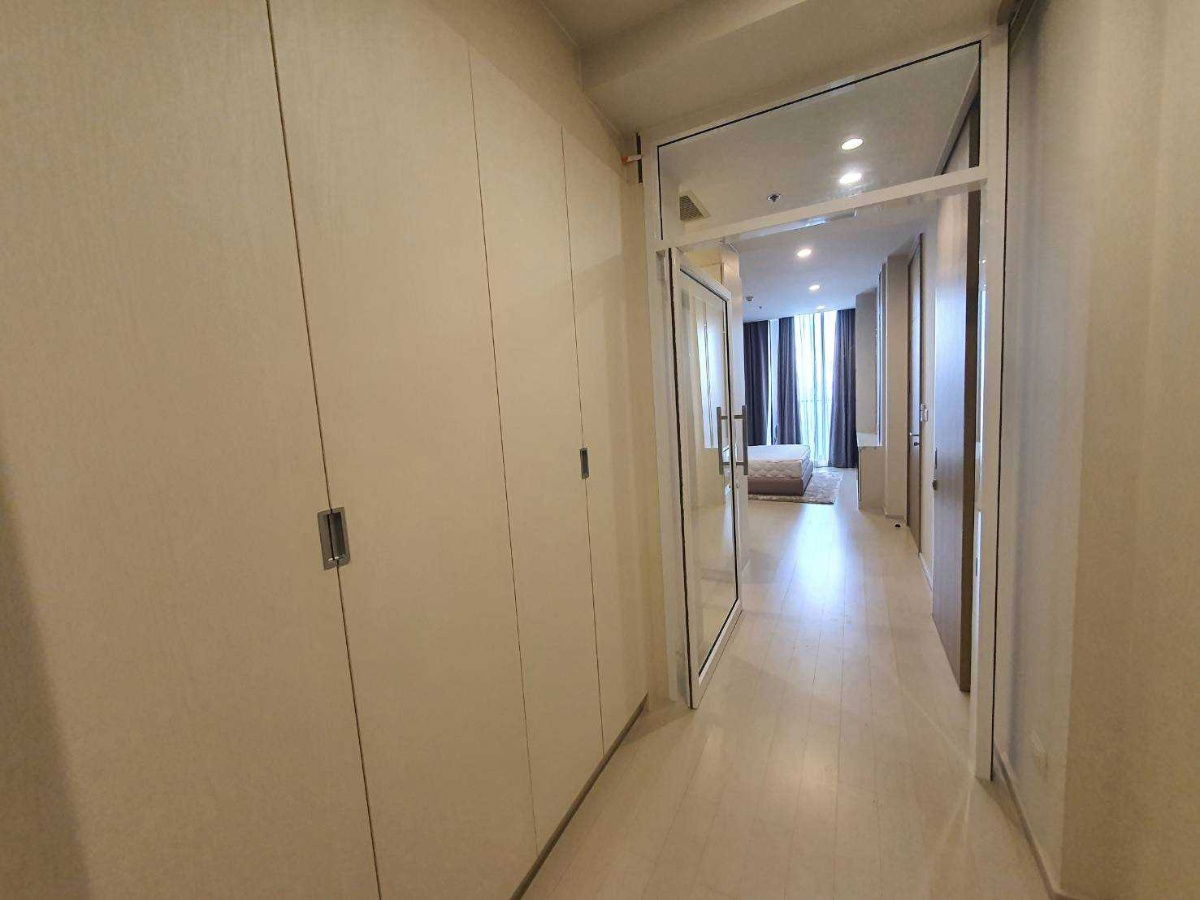 picture ♦ Special Price ♦ Tower C, 35+ Floor | 1 Bedroom, 117.67 sq.m. | Condo skywalk connect to BTS ploenchit and Central Embassy. - 13/16