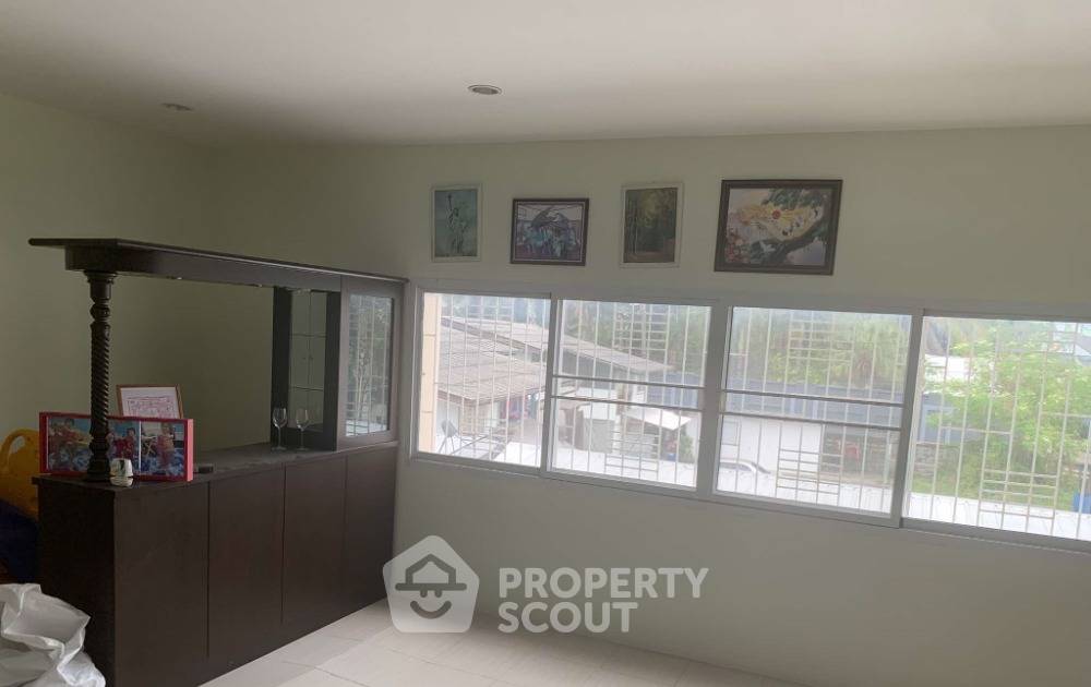 picture 5-BR House near BTS Ratchayothin (ID 2029122) - 2/8