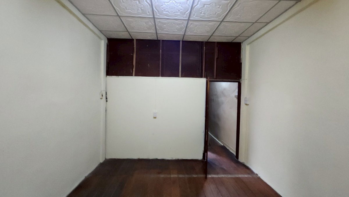picture A commercial building for sale on CharoenNakorn60, opposite the Riverside Plaza. Avani Riverside Hotel is suitable for investment - 7/13