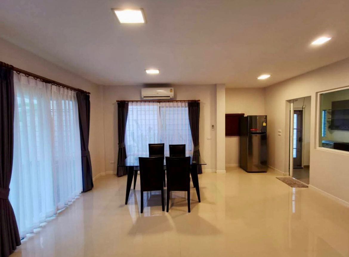 รูป 🏡 ให้เช่าบ้านเดี่ยว ตกแต่งสไตล์โมเดิร์น ในโครงการคุณภาพ ความปลอดภัยสูง ใกล้ห้างสรรพสินค้า, โรงเรียนนานาชาติ - รูปที่ 4/12
