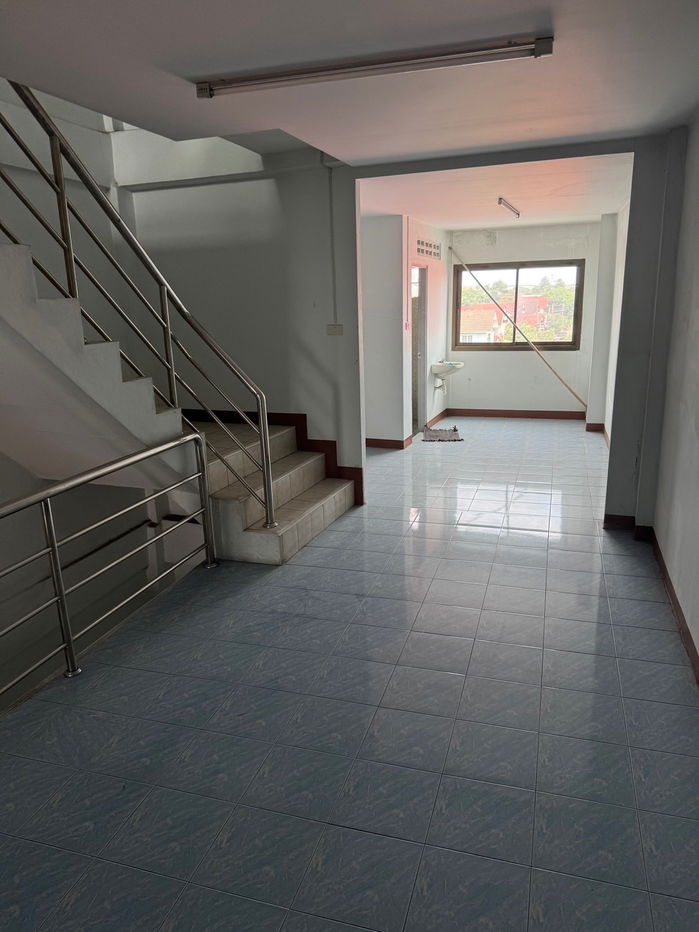 รูป เช่าอาคารพาณิชย์ 4.5 ชั้น ติดถนนพุทธมณฑลสาย 4 ตรงข้ามตลาดศรีสวัสดิ์ สนใจแอตไลน์ครับ@841qqlnr - รูปที่ 13/24