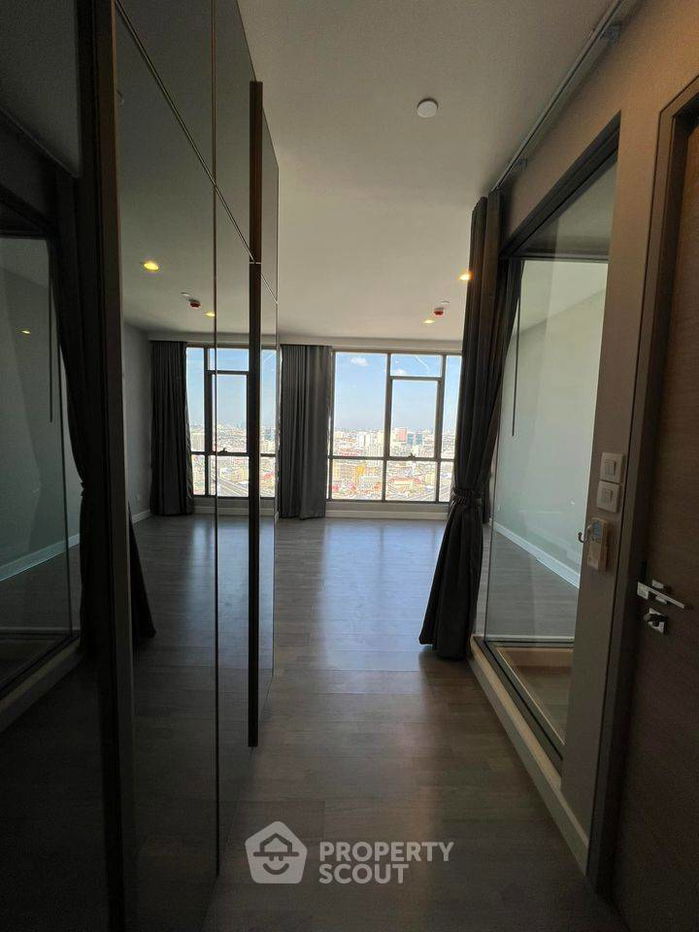 picture 1-BR Condo at The Room Rama 4 near MRT Hua Lamphong (ID 667039) - 2/12