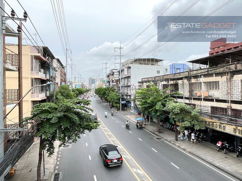 ขายด่วน ตึกแถว 4.5 ชั้น+ดาดฟ้า ริมถนนใหญ่สุขุมวิท 71 ใกล้ซอยปรีดี 32 ⭐️ขายพร้อมสัญญาเช่า รายรับ 5.x% ต่อปี⭐️