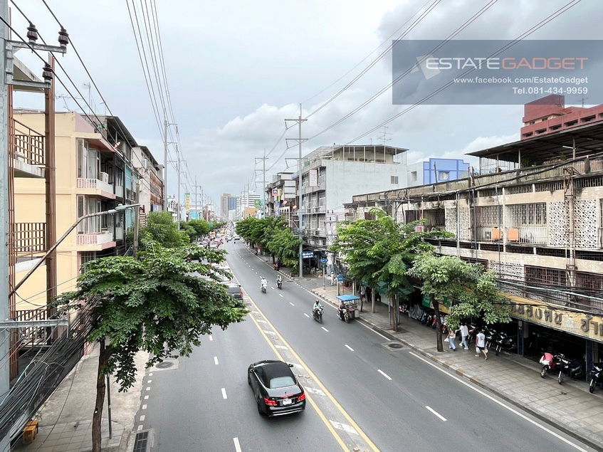 รูป ขายด่วน ตึกแถว 4.5 ชั้น+ดาดฟ้า ริมถนนใหญ่สุขุมวิท 71 ใกล้ซอยปรีดี 32 ⭐️ขายพร้อมสัญญาเช่า รายรับ 5.x% ต่อปี⭐️ - รูปที่ 1/7