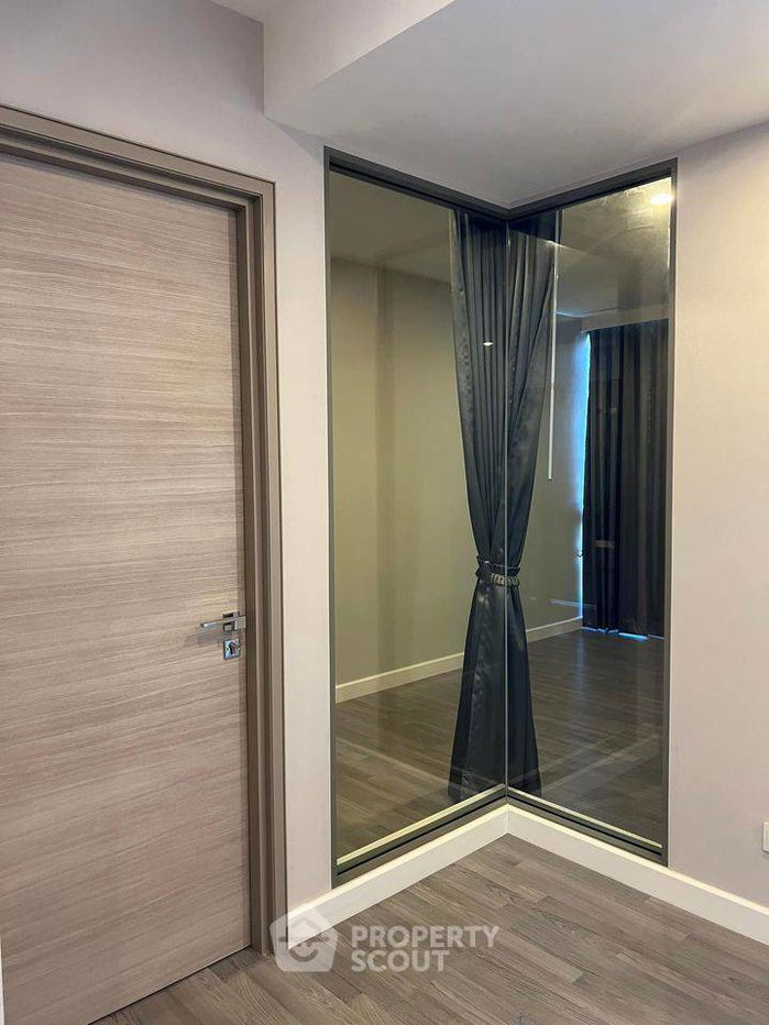 picture 1-BR Condo at The Room Rama 4 near MRT Hua Lamphong (ID 667039) - 4/12