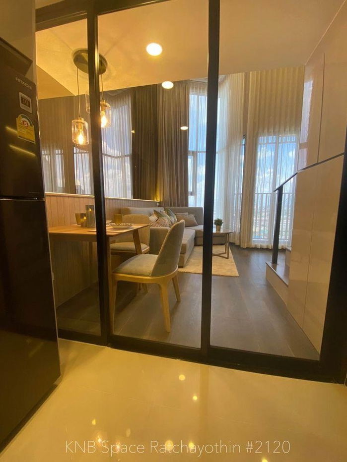 รูป 🔐#OL2311_018 🔐ว่างพร้อมอยู่ 🗓️ (37 𝐬𝐪𝐦. duplex1𝐛𝐞𝐝, 𝟏𝐛𝐚𝐭𝐡 ) 𝐊𝐧𝐢𝐠𝐡𝐭𝐬𝐛𝐫𝐢𝐝𝐠𝐞 𝐒𝐩𝐚𝐜𝐞 𝐑𝐚𝐭𝐜𝐡𝐚𝐲𝐨𝐭𝐡𝐢𝐧 - รูปที่ 4/8