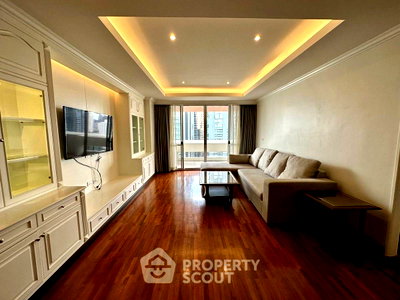 Condos for rent : 3-BR Condo at Newton Tower Condominium near BTS Nana (ID 2212405)