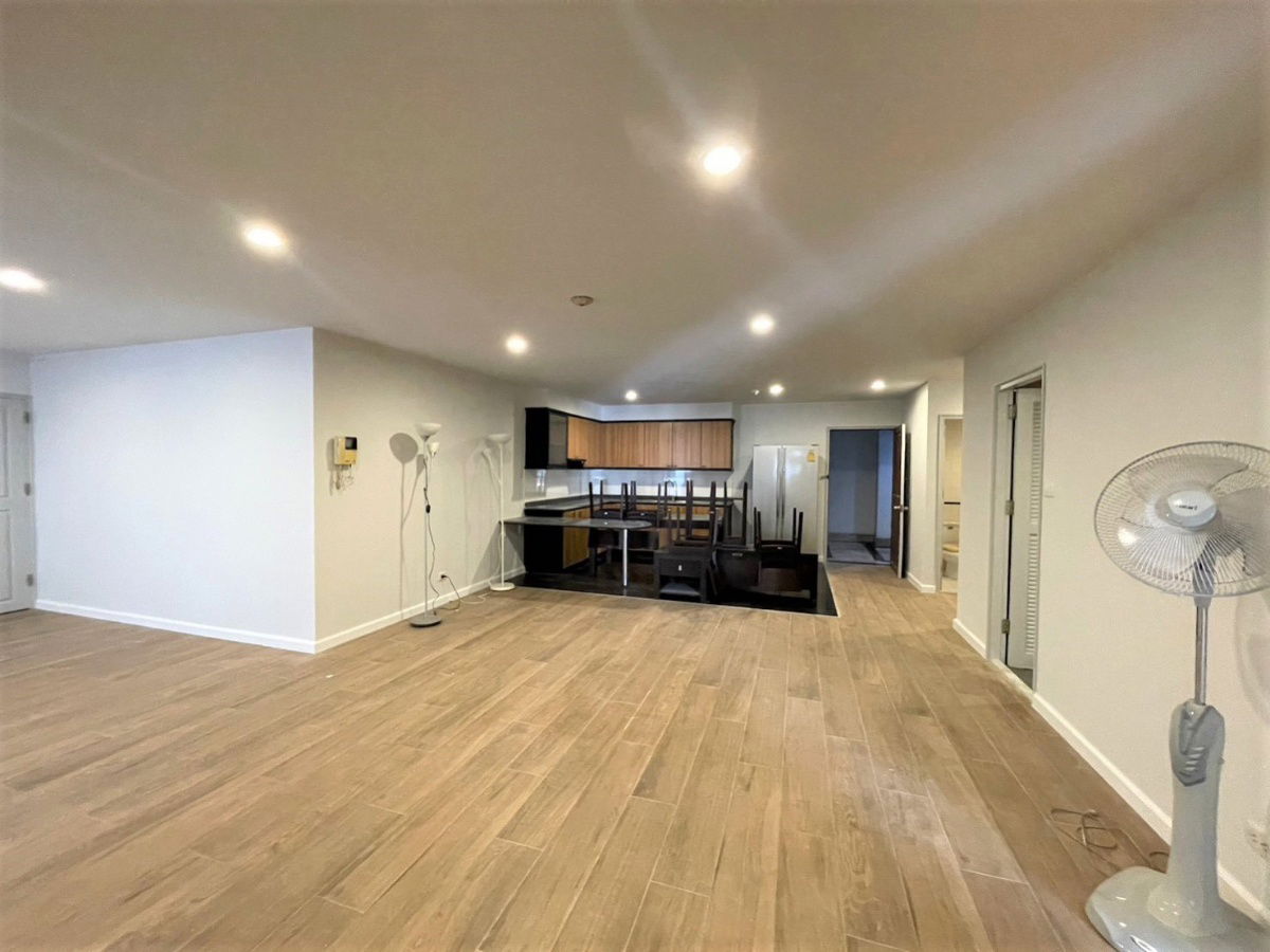 รูป LTHC12819 - Condo for sale คอนโด ขาย at Casa Viva คาซ่า วีว่า Size 145.94 sqm. 3 beds 3 baths Near BTS Ekkamai Station ONLY 9.9 MB - รูปที่ 5/10