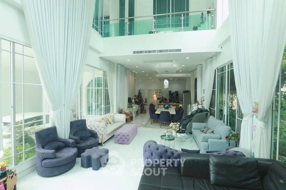 picture 4-BR House near MRT Wong Sawang (ID 1835407) - 3/12