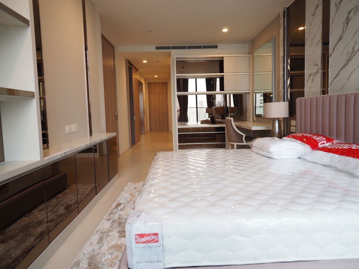 picture ♦ Special Price ♦ Tower C, 35+ Floor | 1 Bedroom, 117.67 sq.m. | Condo skywalk connect to BTS ploenchit and Central Embassy. - 8/16